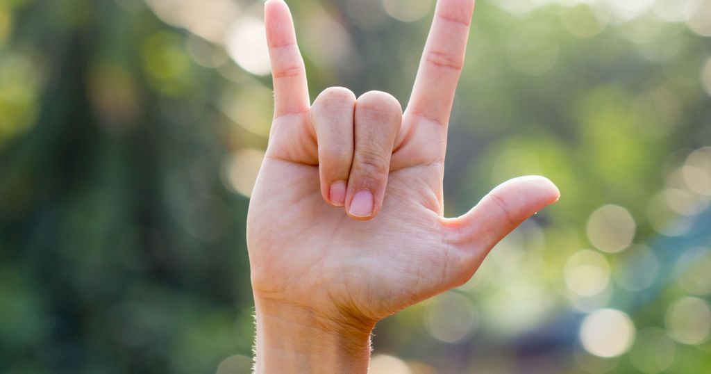 ‘I Love You’ emoji trademark devoid of distinctive character, says EUIPO