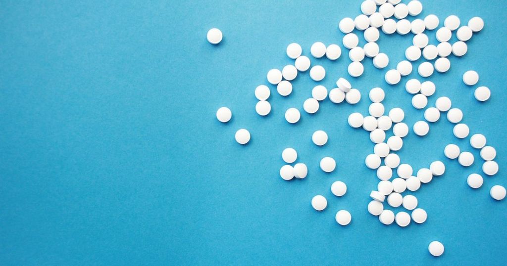 Monitoring co-existence in a crowded market