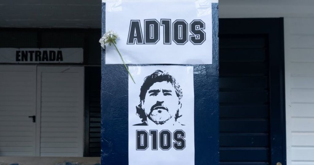 Maradona: voorbeeld op voetbalveld en in rechtszaal