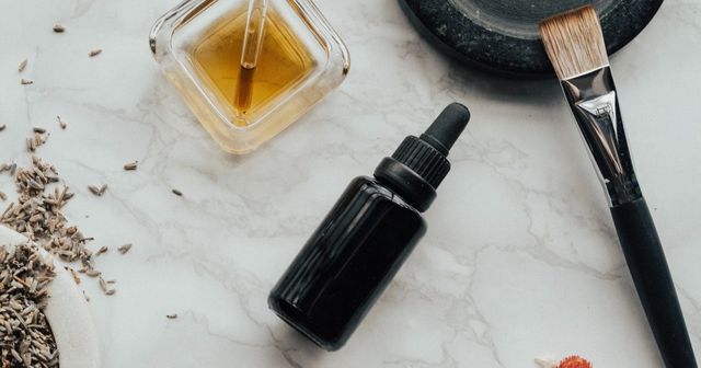 Hailey Bieber met haar merk Rhode in conflict met het identieke merk Rhode