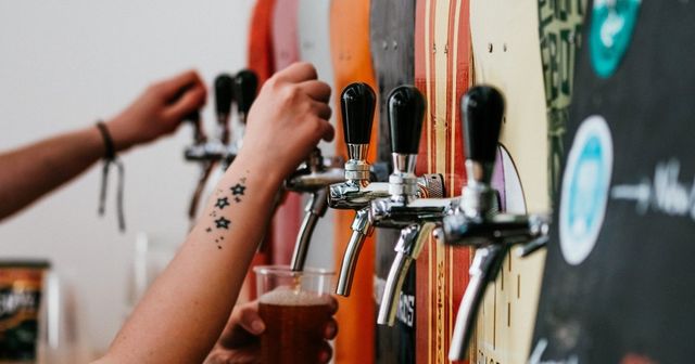 Guns N’ Roses naar de rechter om biernaam